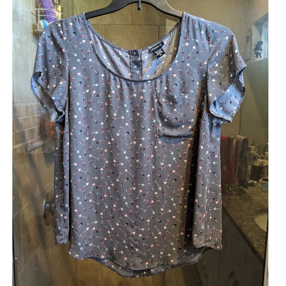 Torrid Georgette Button Back Top - Picture 3 of 6